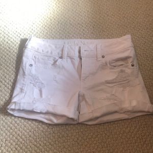 White American Eagle shorts